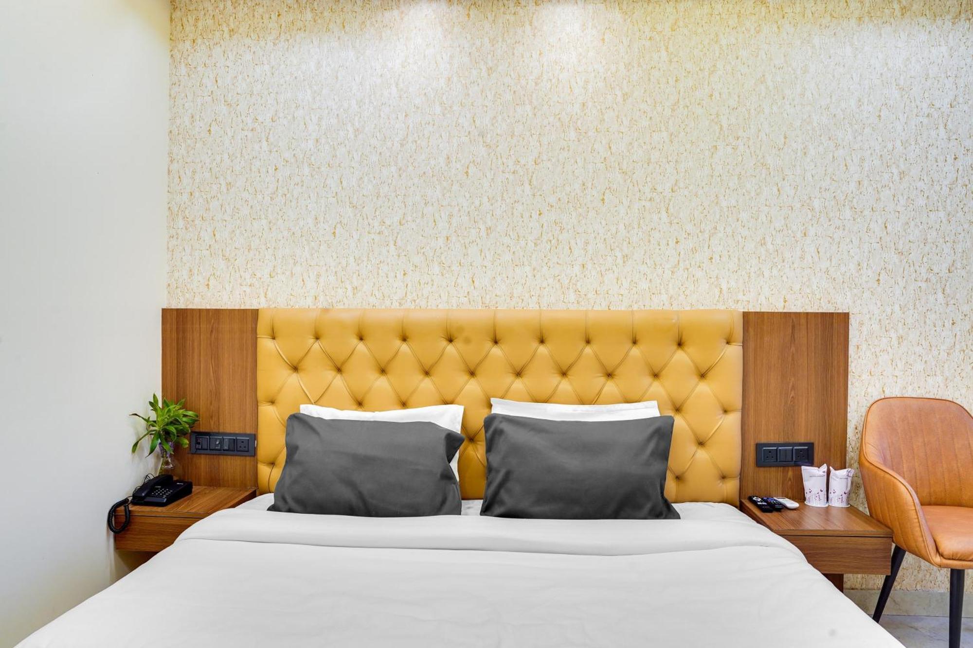 Hotel O Anjaney Palace Бхопал Экстерьер фото